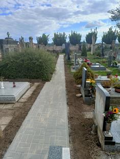 Nové chodníčky na hřbitově a opravená cesta do Kalousova